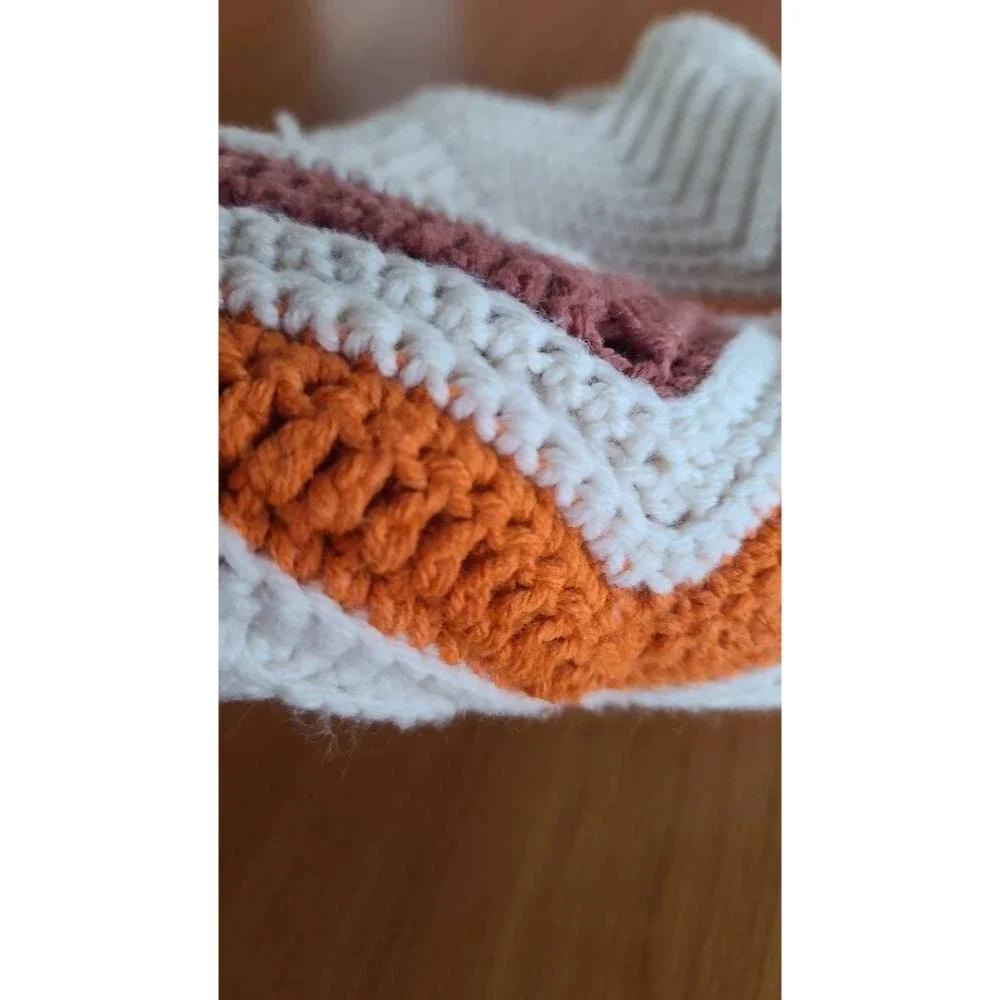 Small Zigzag Pattern Handmade Blanket